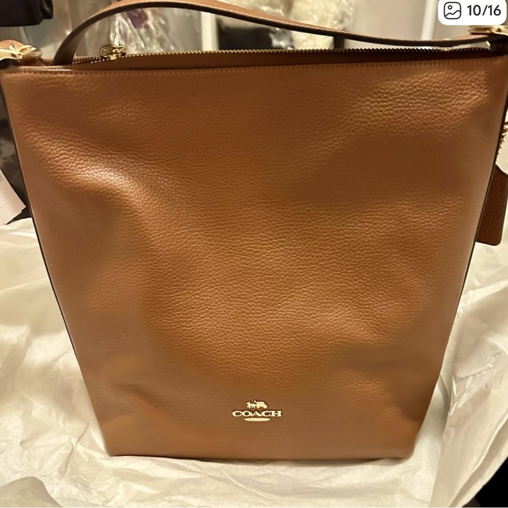 Coach Val Duffle Bag in Tan refined pebble Leather Shoulder Bag like new - Picture 5 of 7